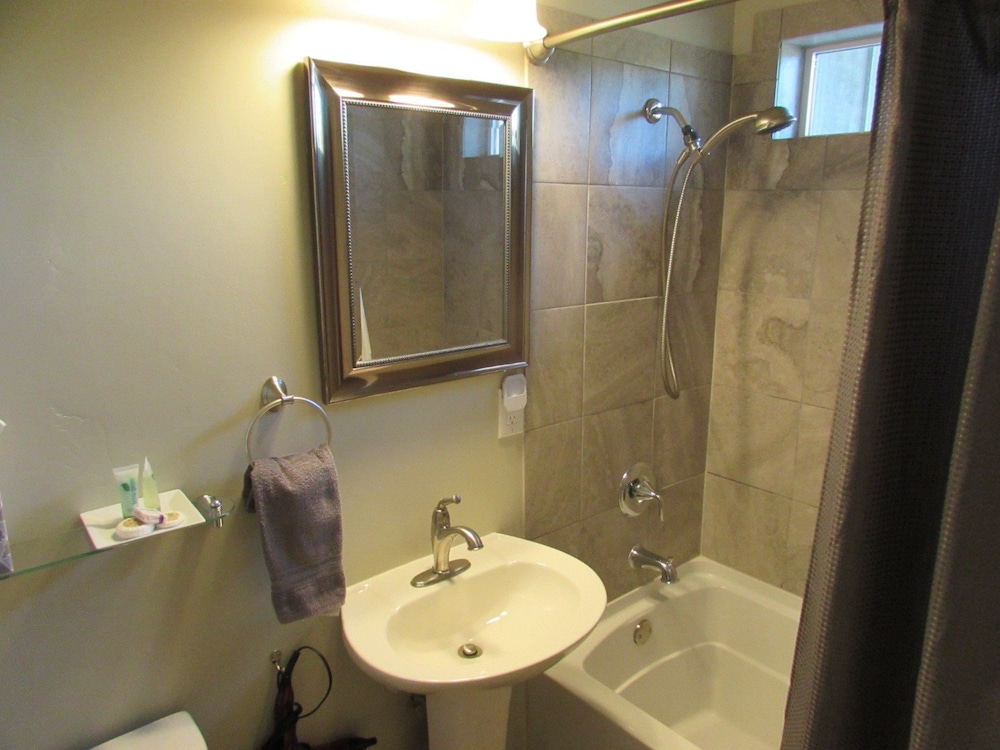 Friday Harbor Grand B&B 16/55