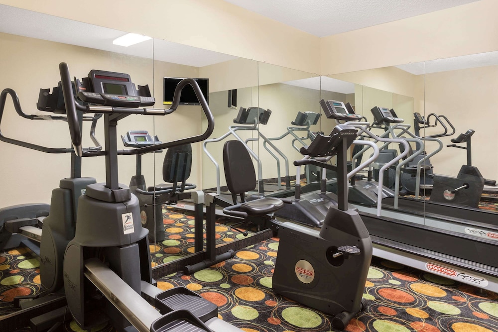 Super 8 by Wyndham Duson Lafayette West Area 18/27