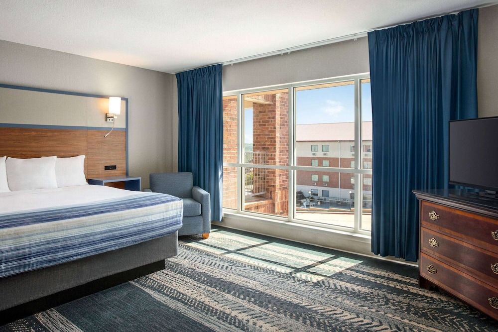 AmericInn by Wyndham Branson and Conference Center 13/62