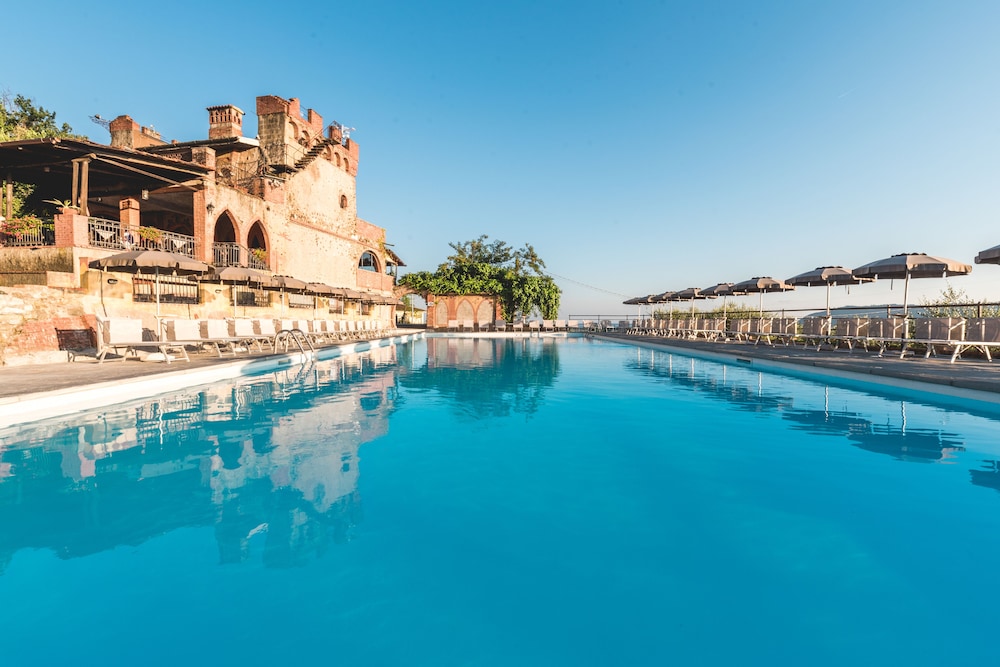 Ippotur Medieval Resort 45/50