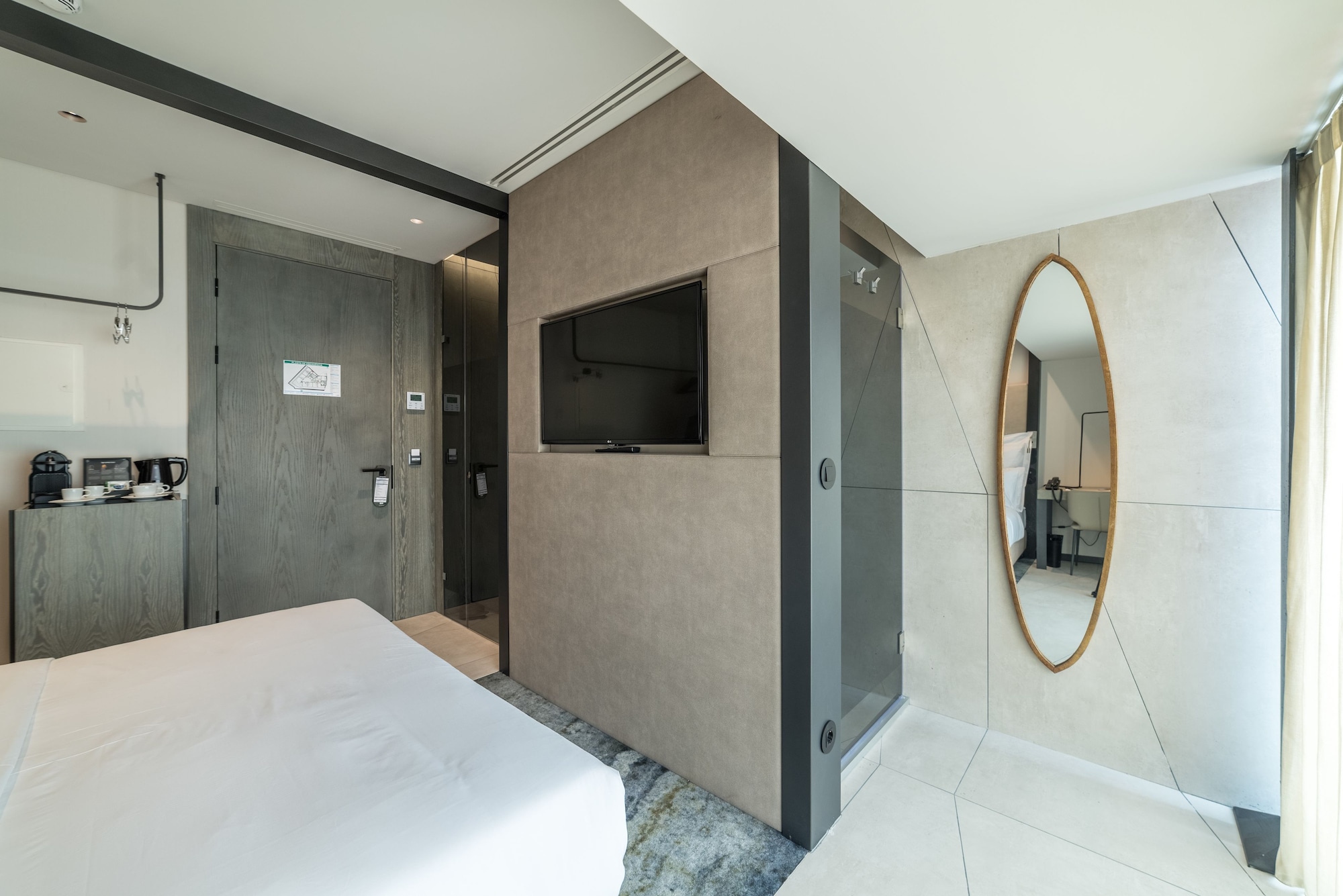ROOM, DOUBLE BED, CITY VIEW
