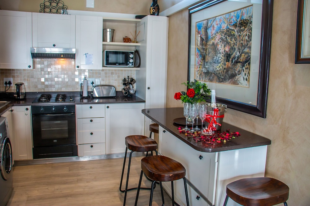 185 On Beach Boutique Suites And Apartments 7/44