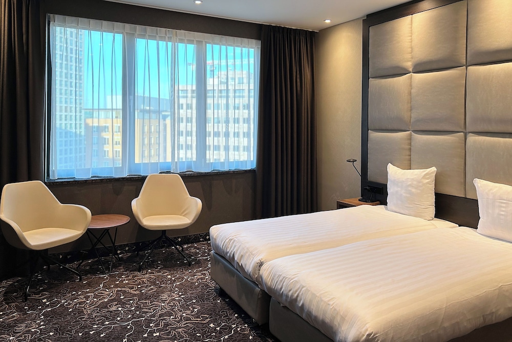 Room, Twin Beds