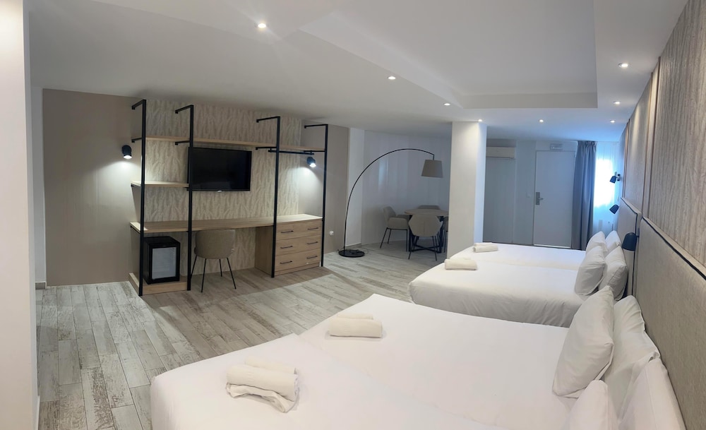 غرفة ديلوكس رباعية بأربعة أسرّة، Hotel Zen Airport 2/7