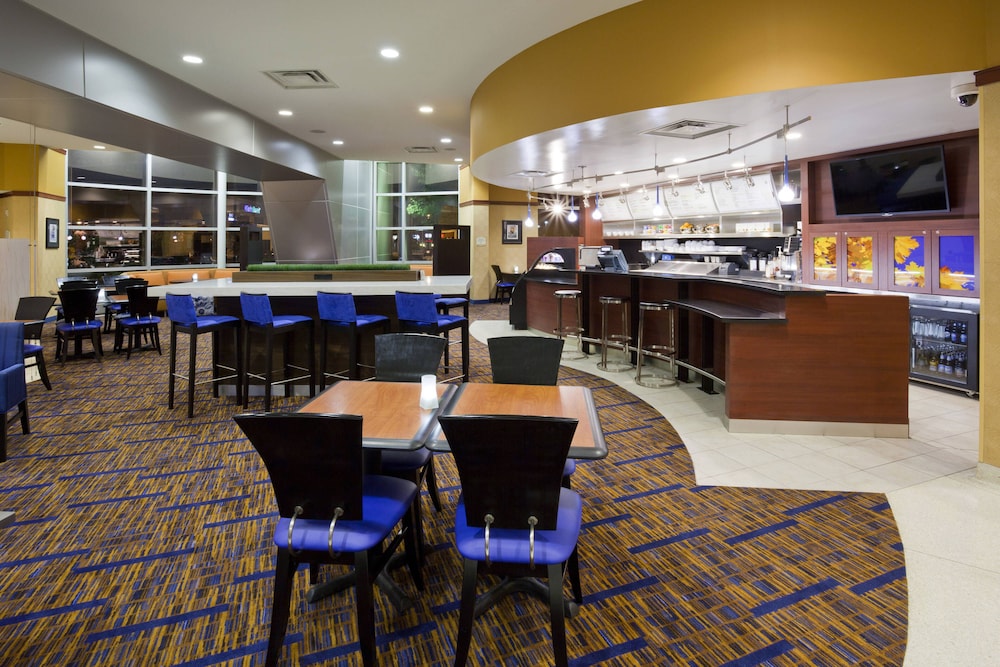 Courtyard by Marriott Minneapolis Maple Grove/Arbor Lakes 52/70