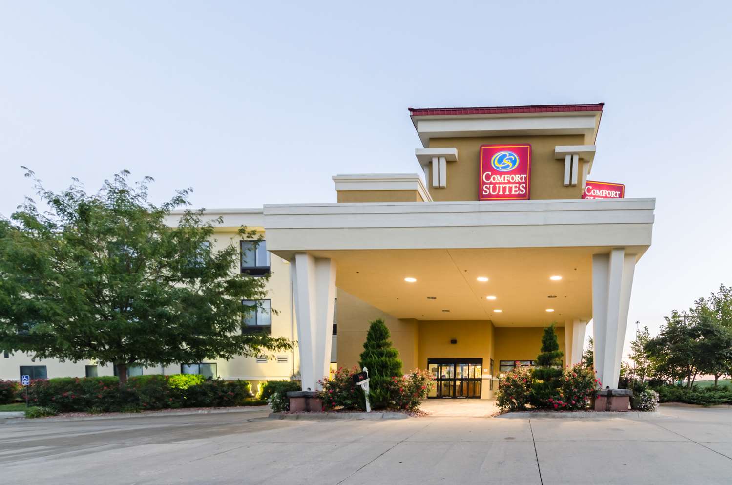 Comfort Suites Salina 1/44