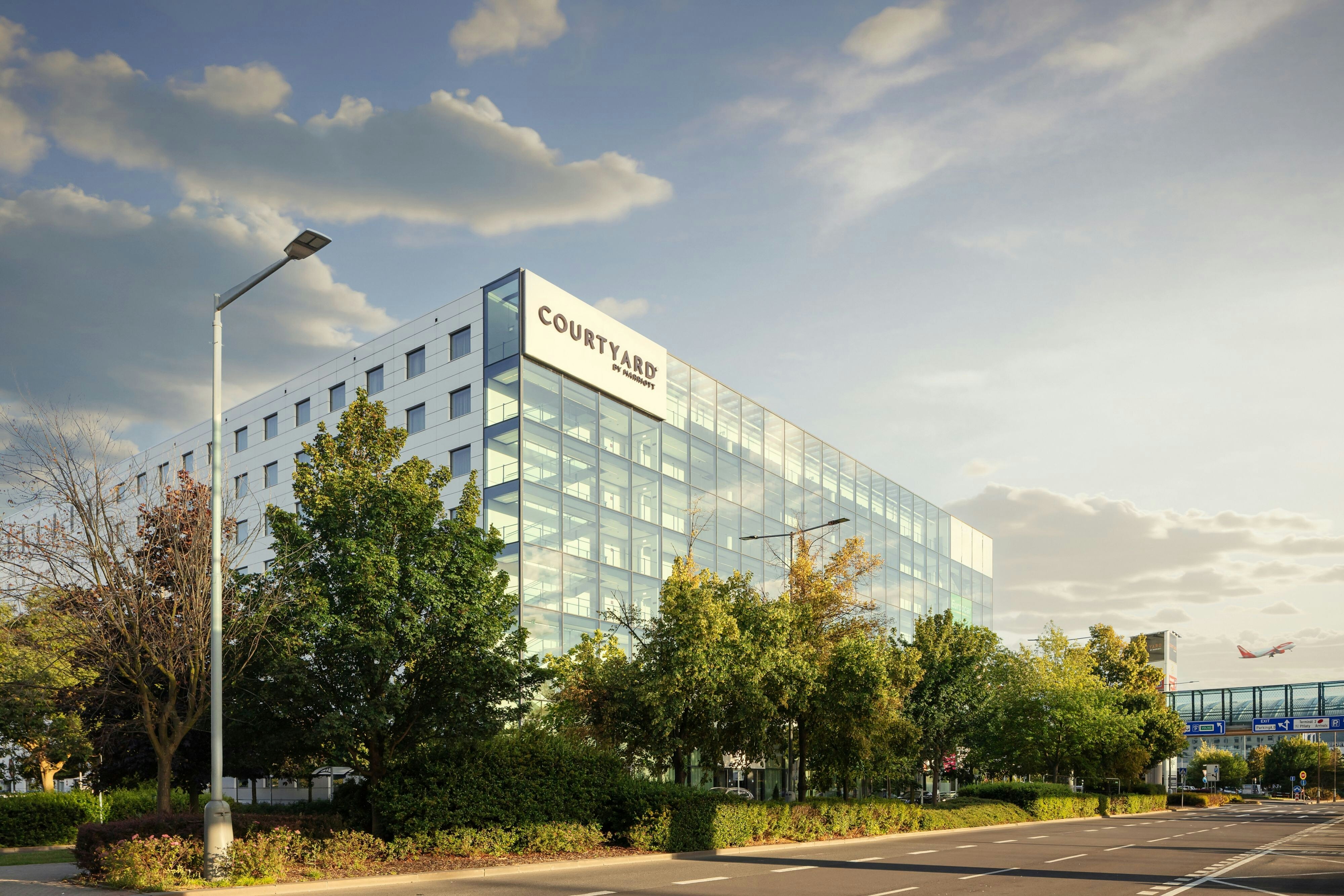 Courtyard By Marriott Prague Airport 7/59