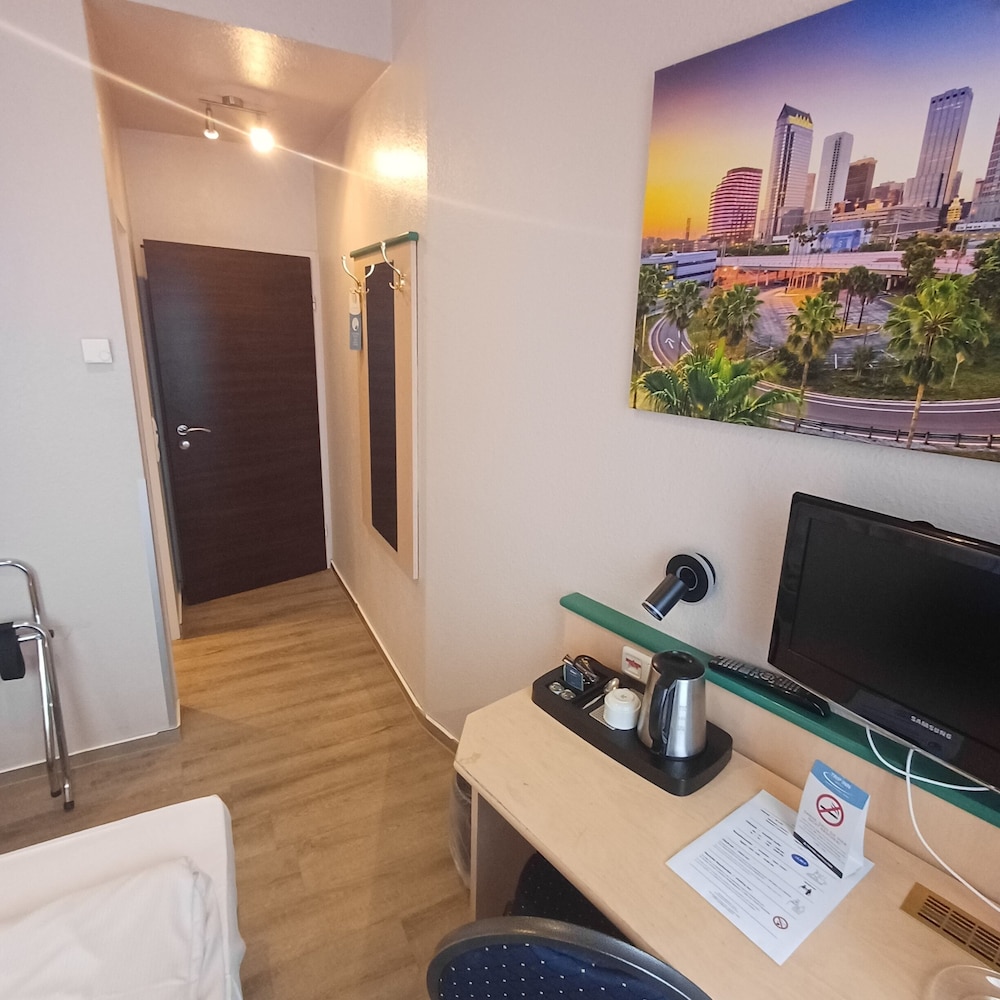 TRIP INN PostHotel Duren 43/50