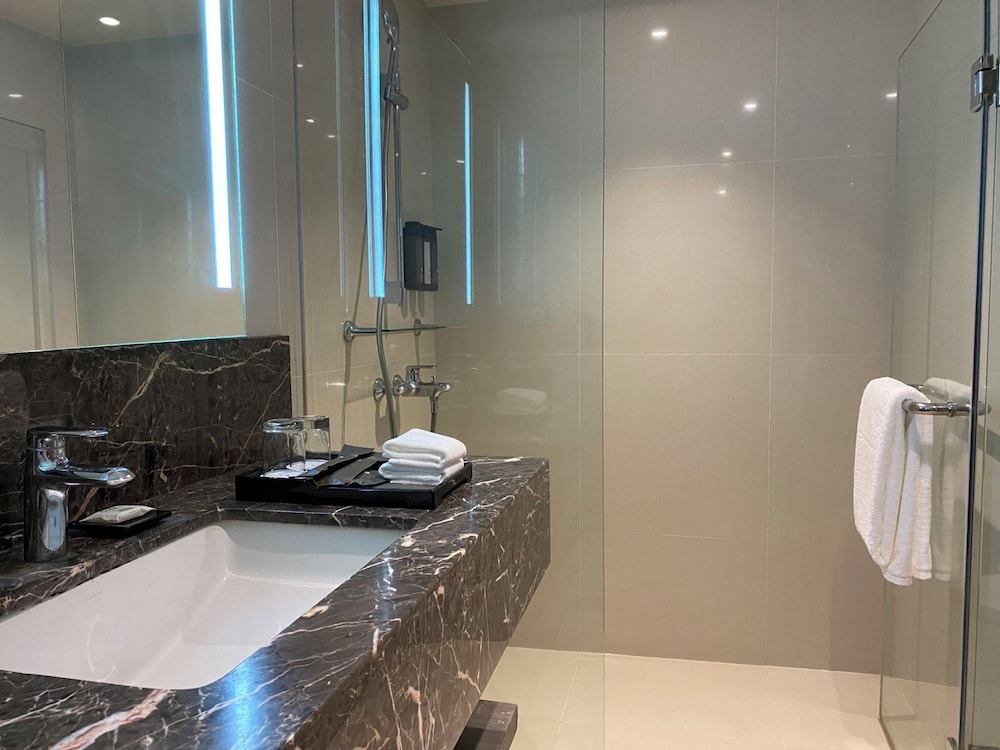 Seda Residences Makati 70/71