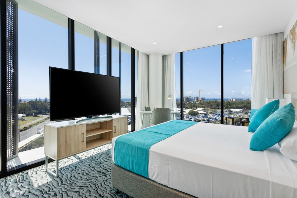 2 Bedrooms, Coastal, Family, King and Twin Beds