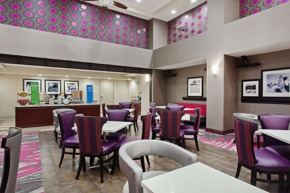 Hampton Inn Suites Oakland Airport 44/63