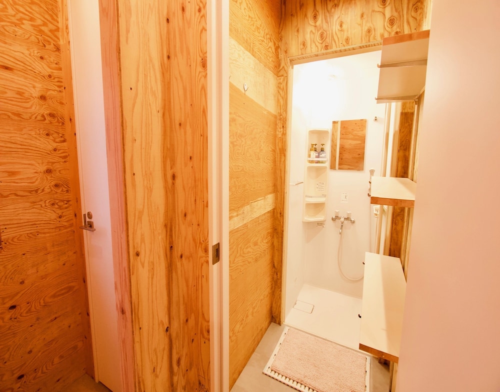 4 Bedrooms, Mixed Dorm, Basic, 4 Beds, Ishigaki Guesthouse Hive - Hostel 4/4