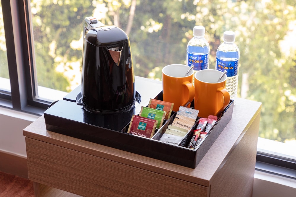 HOLIDAY INN EXPRESS KOTA KINABALU CITY CENTRE 16/55