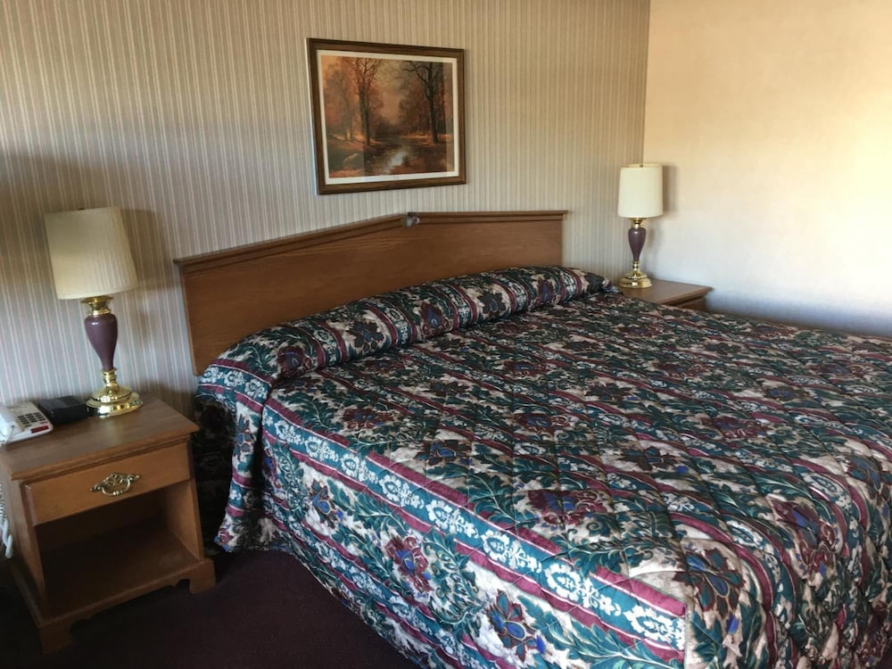 Thunderbird Motor Inn Baraboo 9/22