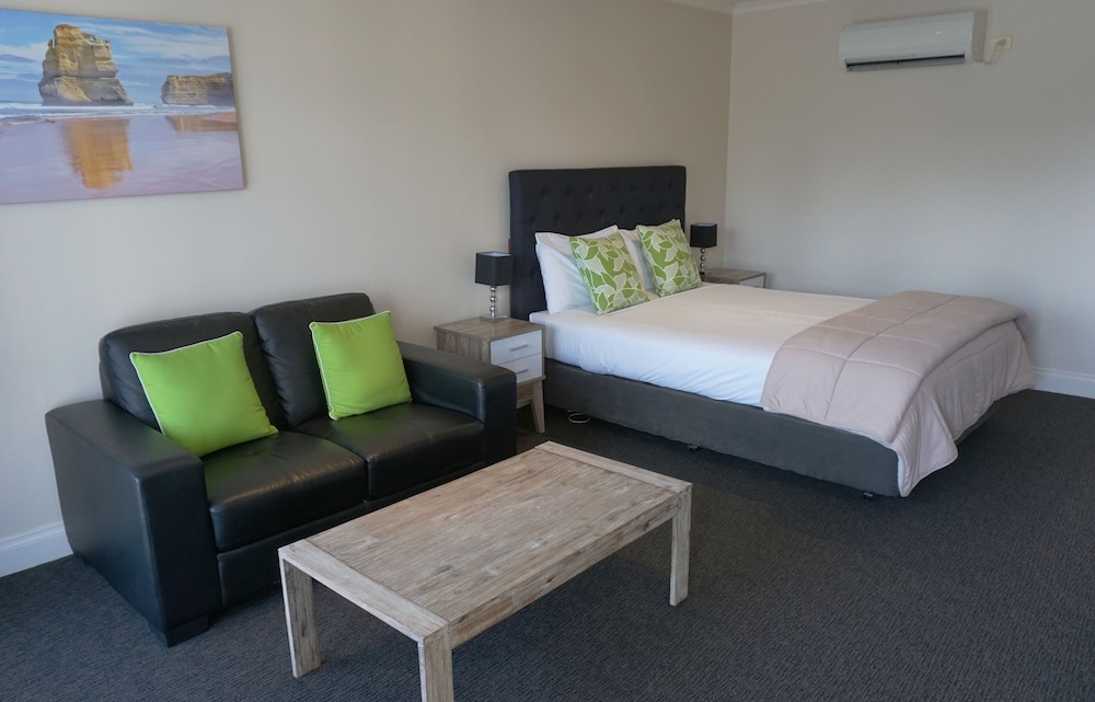 Ashmont Motor Inn & Apartments 10/31