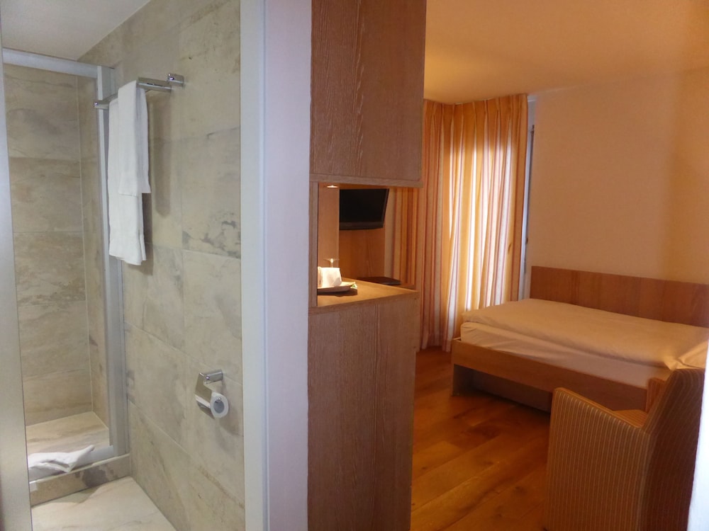 Helvetia Intergolf Hotel And Aparthotel 37/61