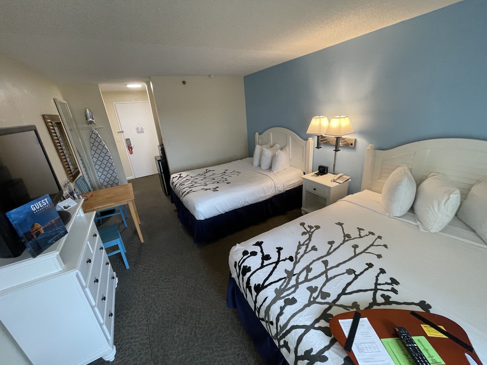 Ocean Sands Beach Inn 13/46