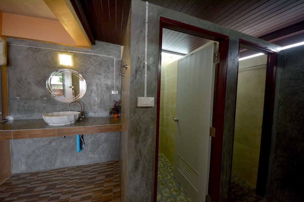Phangan Barsay Hostel 13/26
