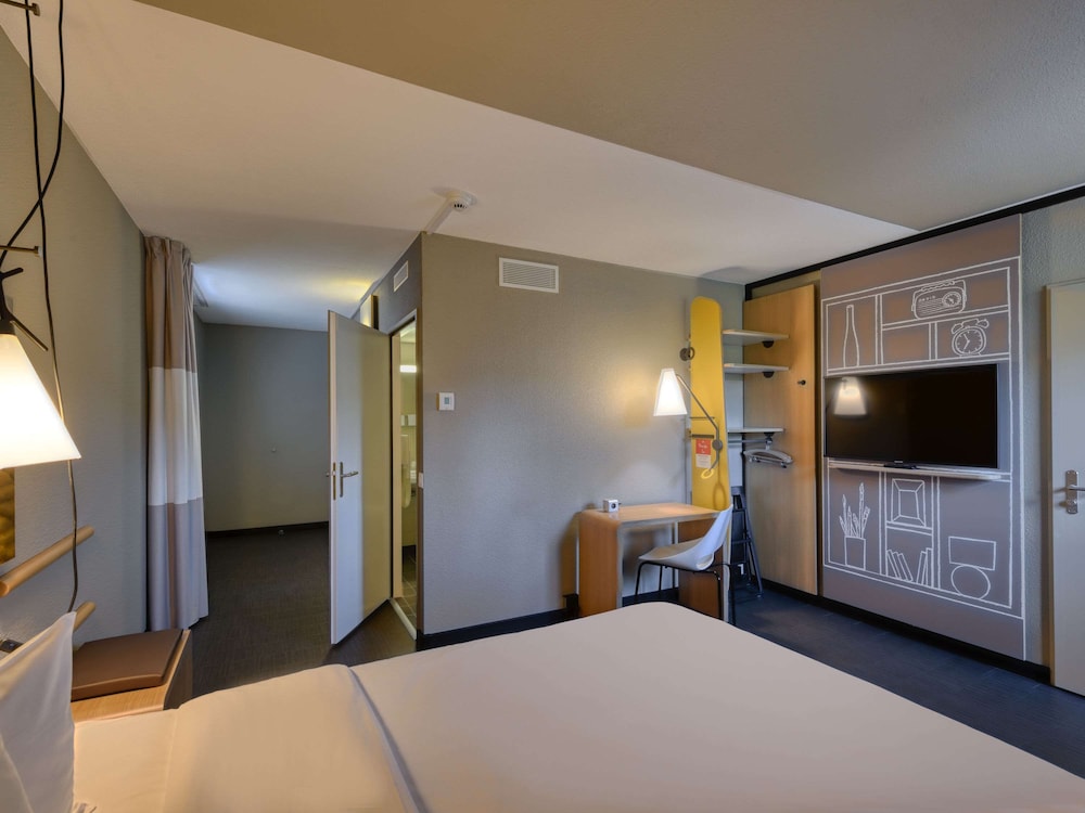 Ibis Zurich City West 25/72