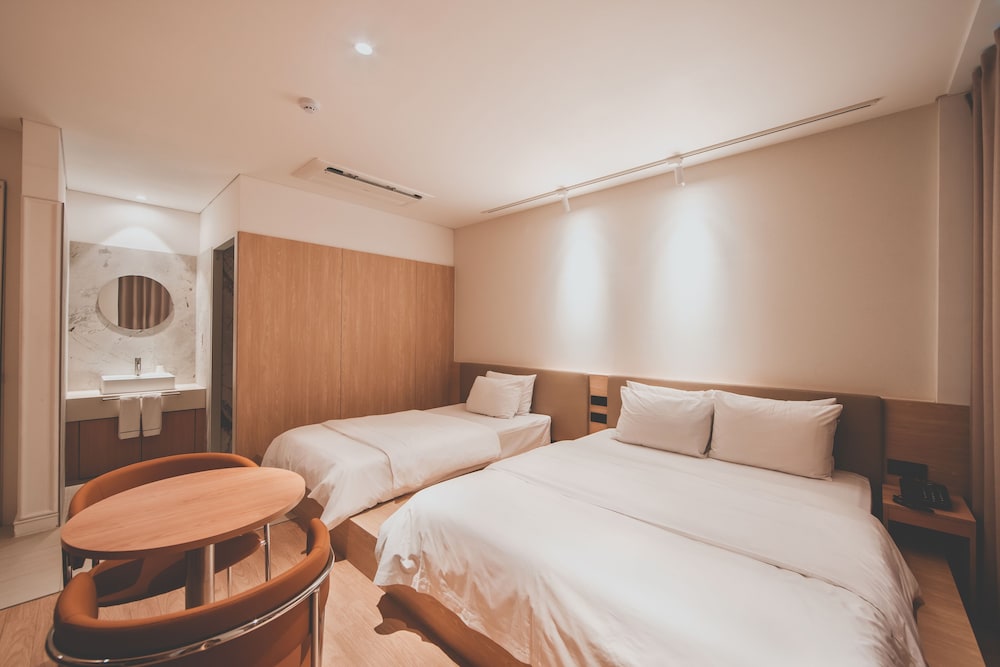 Hotel Insomnia 14/55