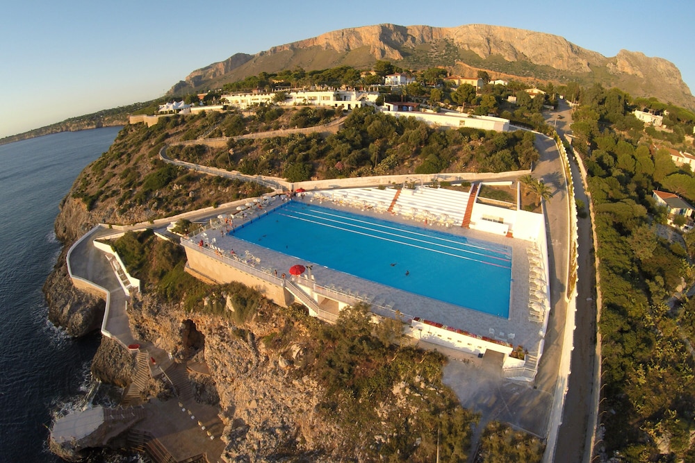 Hotel Perla Del Golfo 70/70