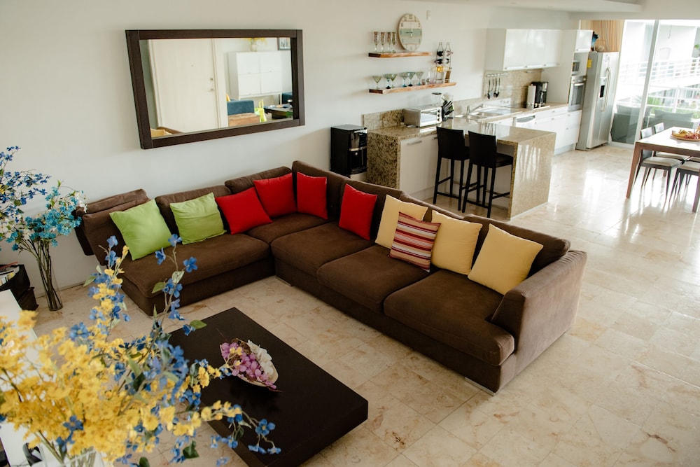Magia Beachside Condo 28/47