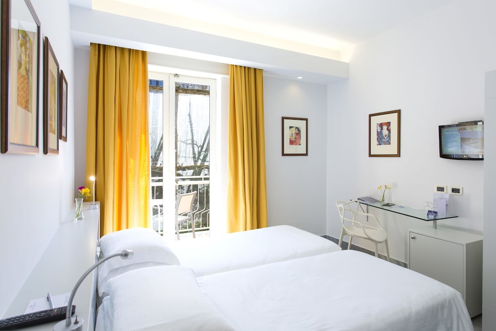 CLASSIC, DOUBLE OR TWIN BED