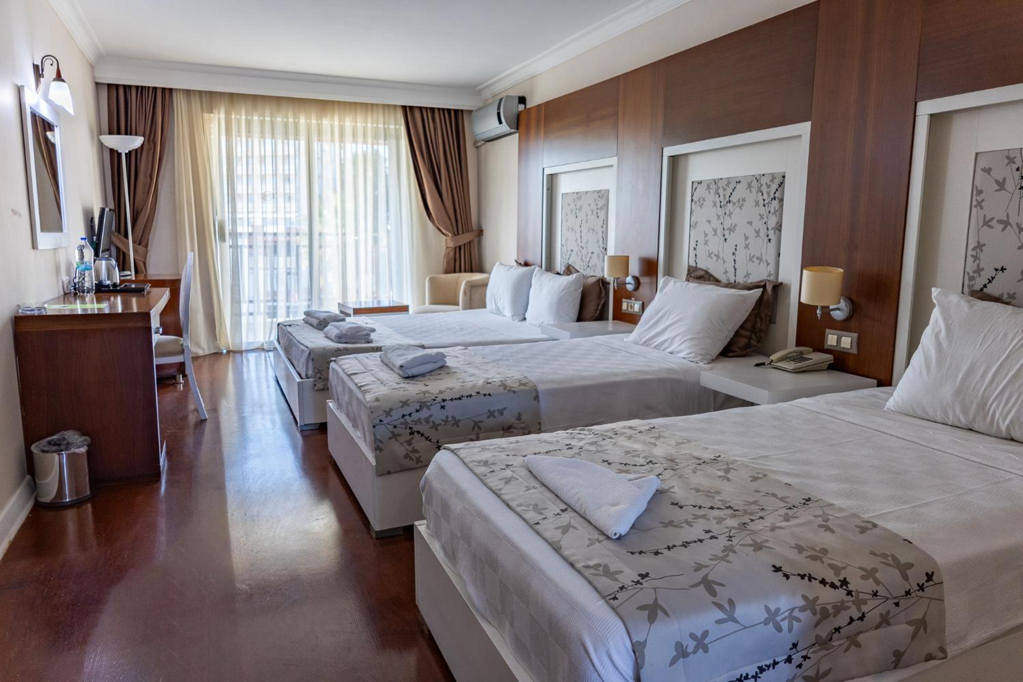 Sentinus Beach Hotel 28/83