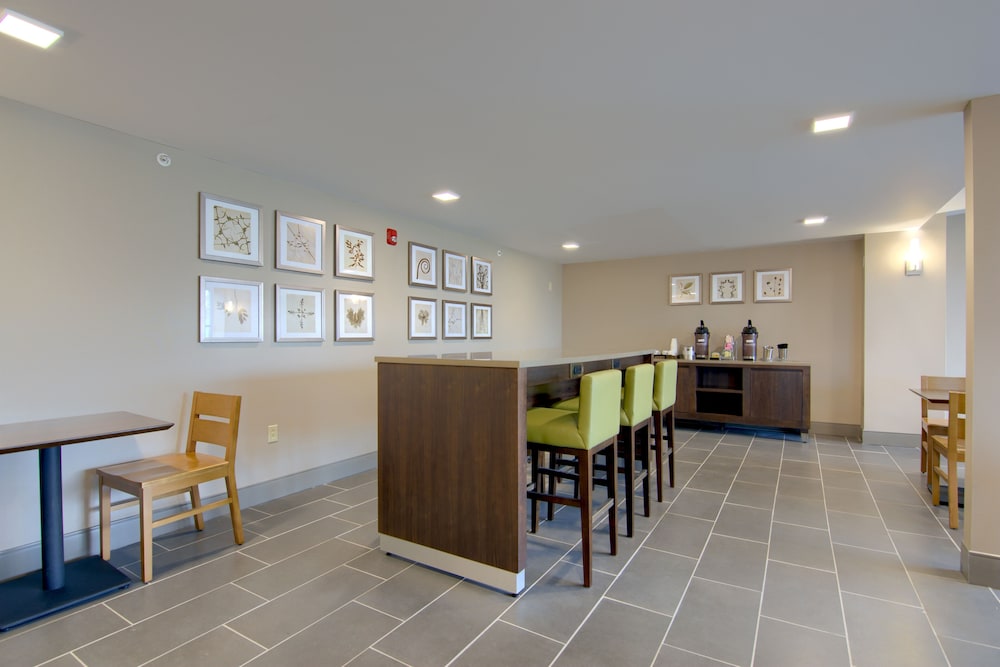 Comfort Inn & Suites Liverpool - Syracuse North 31/41