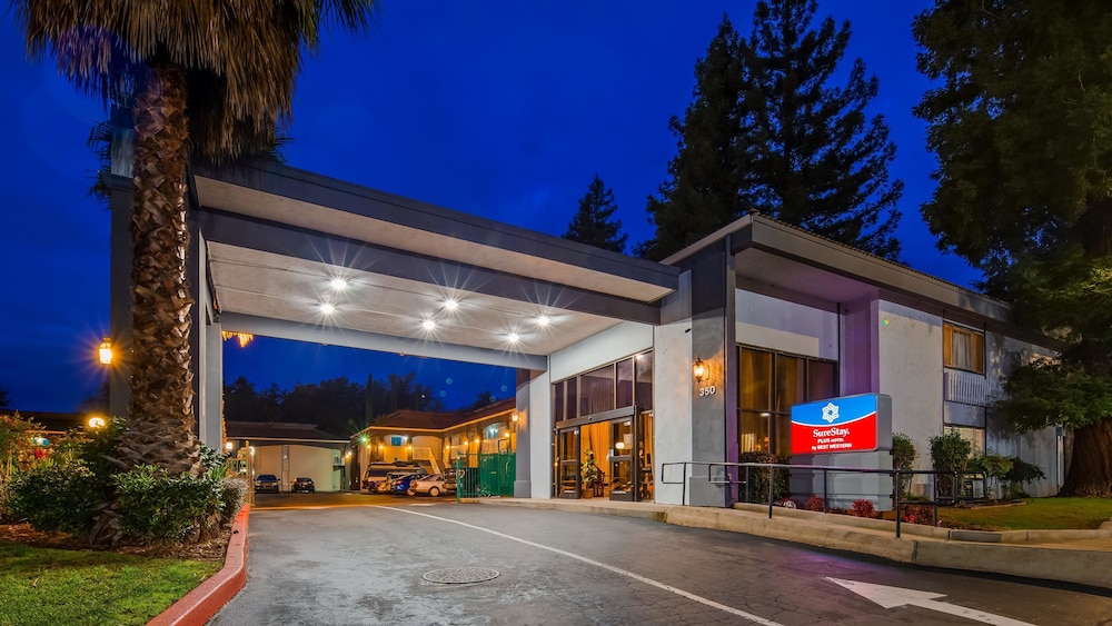 SureStay Plus Hotel by Best Western Sacramento North 4/32