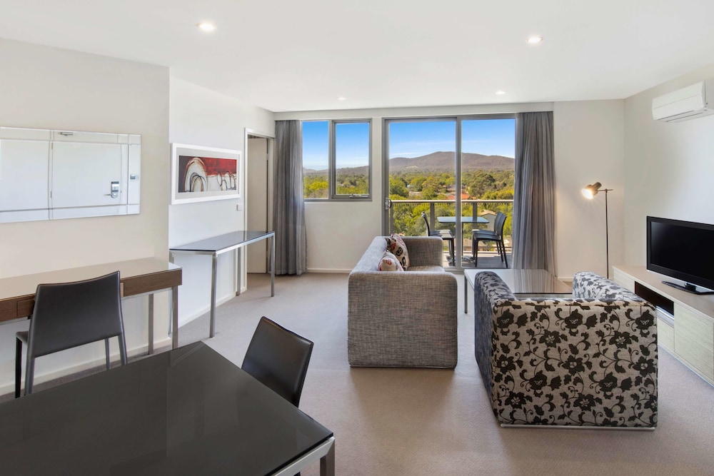 Adina Serviced Apartments Canberra Dickson 36/57
