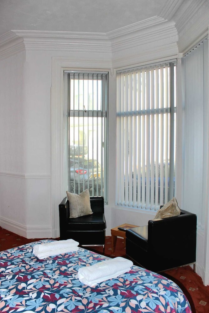 Belroy Hotel 13/36