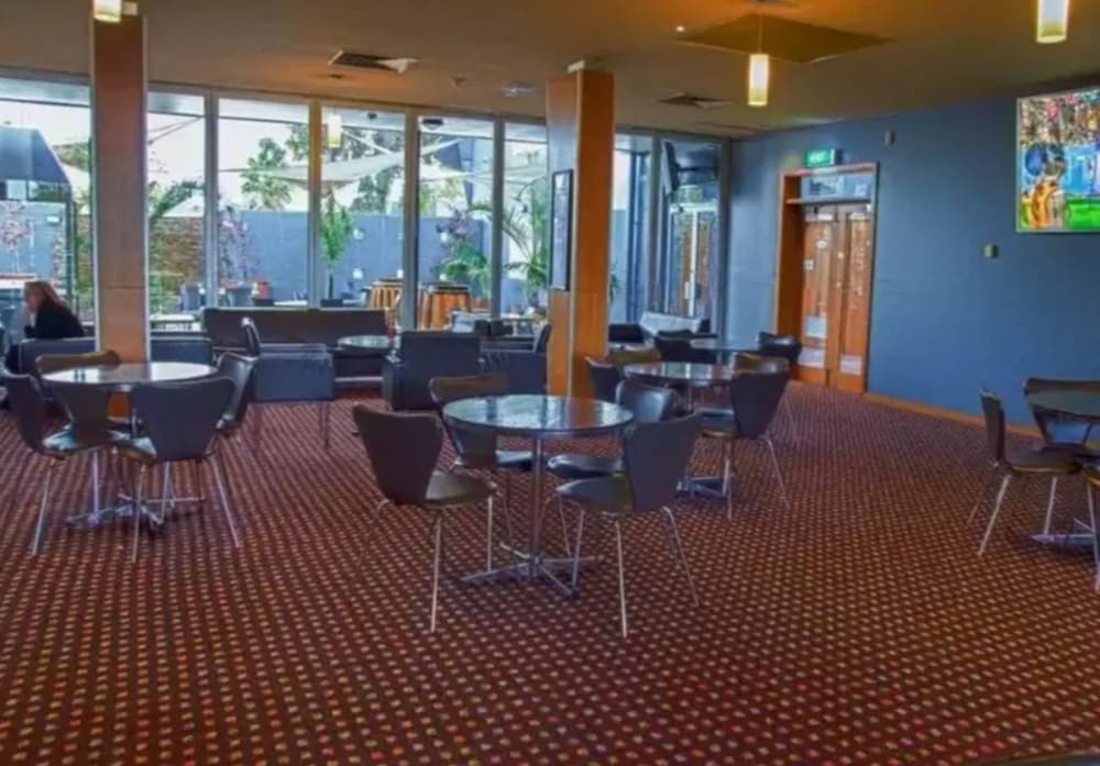 Lockleys Hotel 20/26