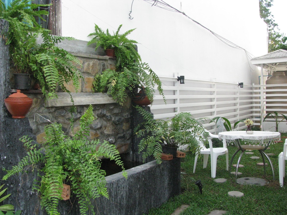 Gusto House 4/64