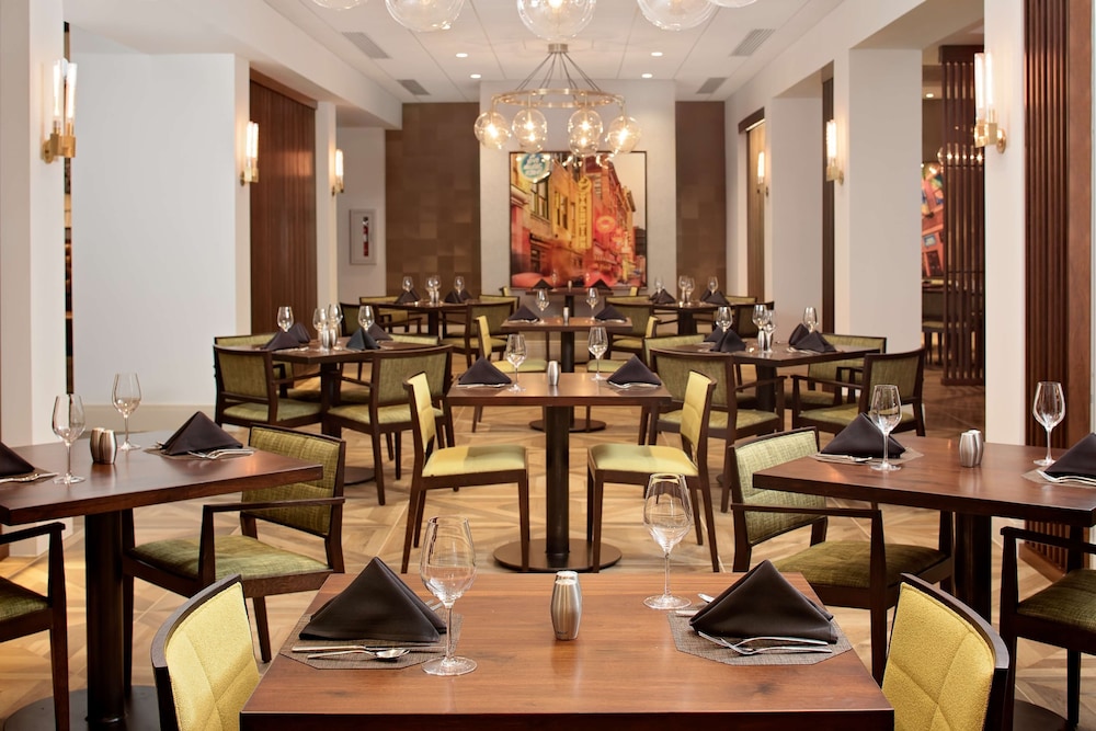 Nashville Airport Marriott 52/72