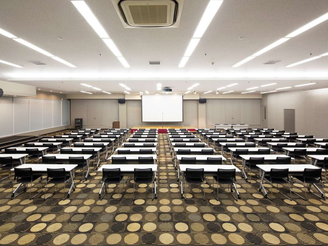 Hotel Mystays Shin Osaka Conference Center 30/34