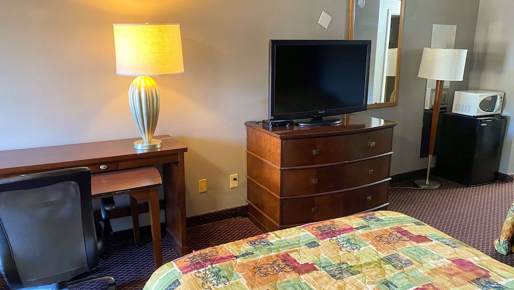 Magnuson Hotel Marietta 17/46