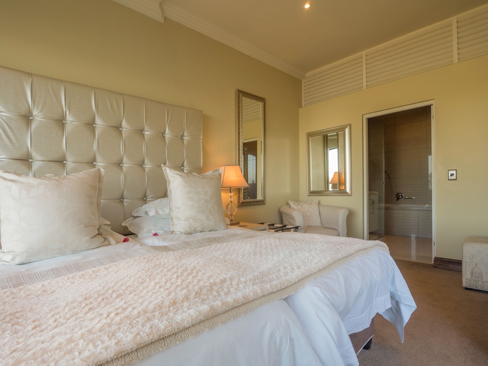 Villa Paradisa Guest House 11/44