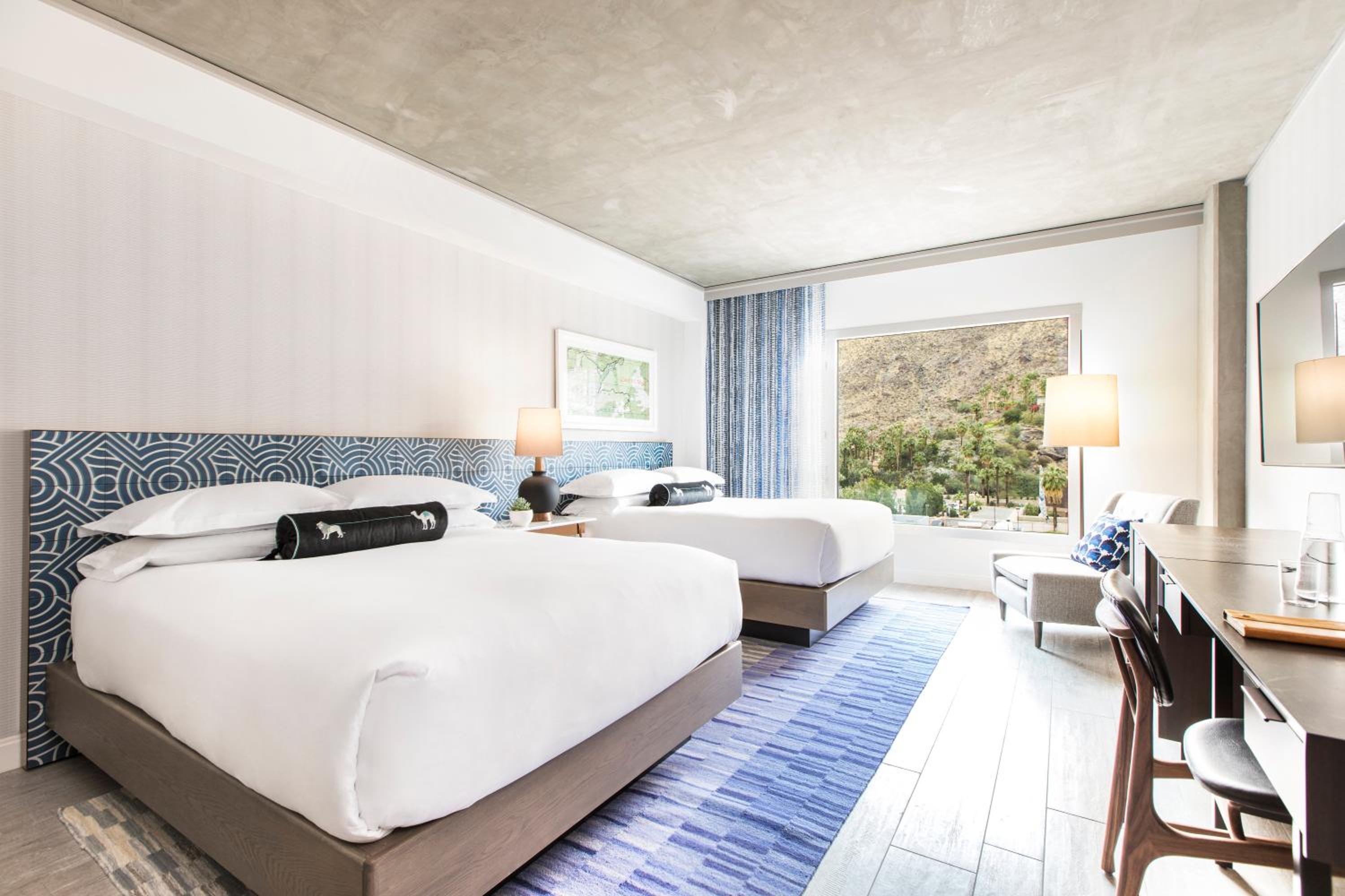 Room, 2 Queen Beds, Downtown View