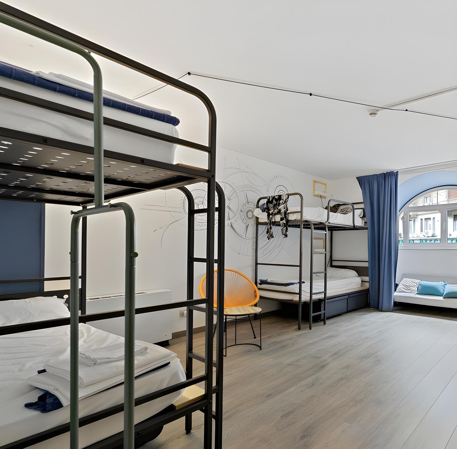 Private, 5 Beds