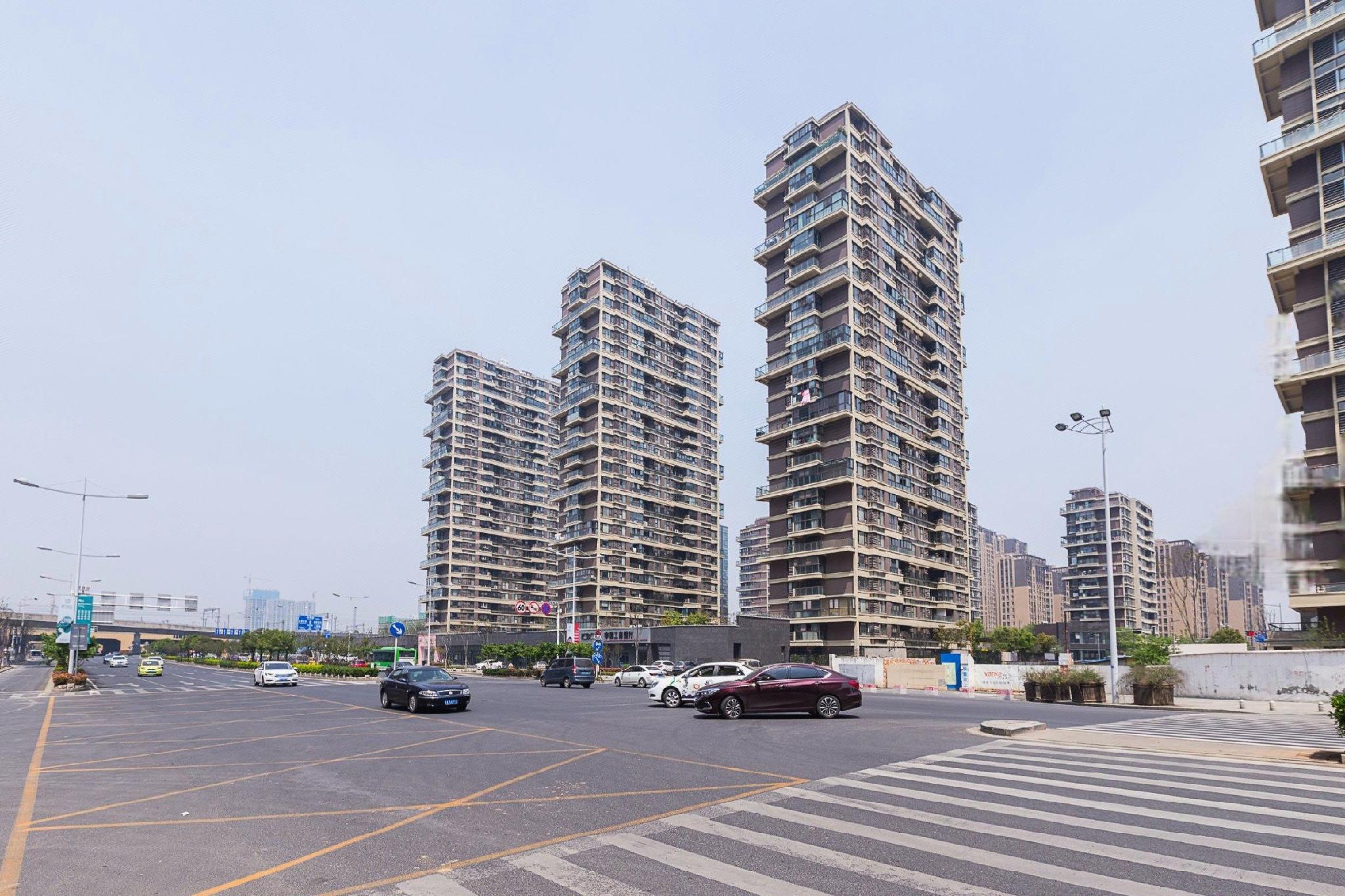 Vienna International Hotel (Nanjing South Railway Station South Square) 29/37