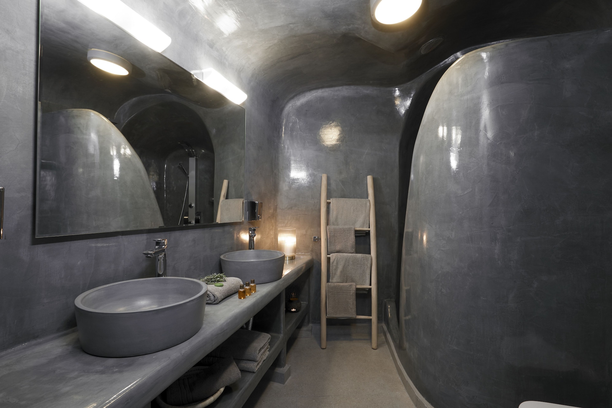GRAND, VILLA, OUTDOOR JETTED TUB