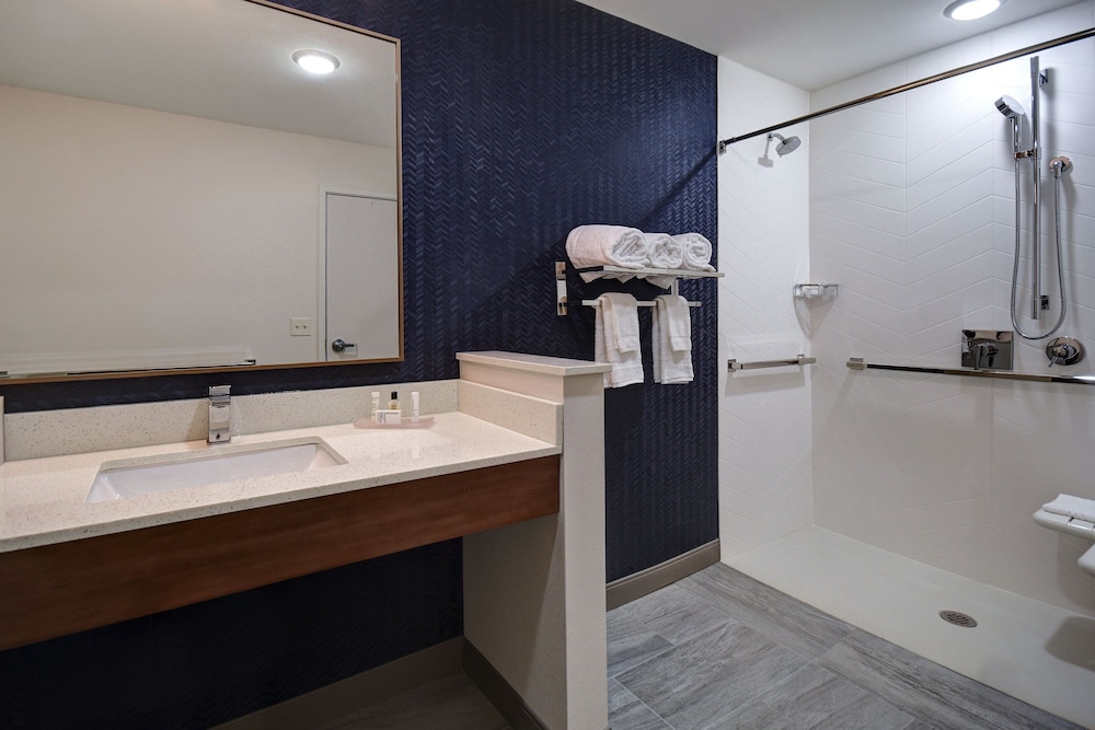 Fairfield Inn & Suites by Marriott Grand Rapids Wyoming 35/36