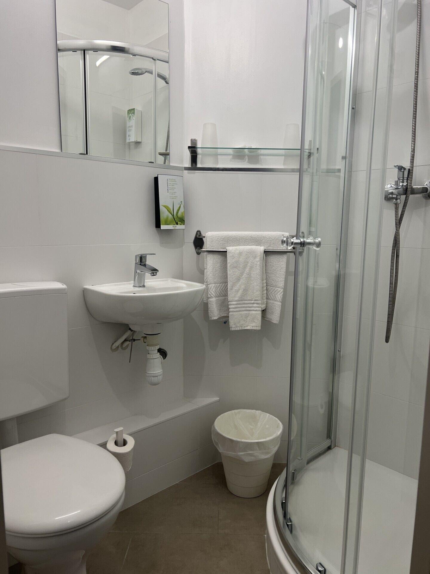 غرفة بسرير مزدوج، Good Hotel Marseille Aubagne 5/7