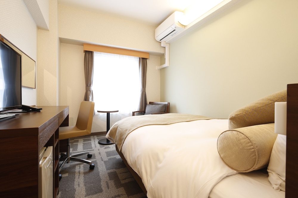 ROOM, DOUBLE BED