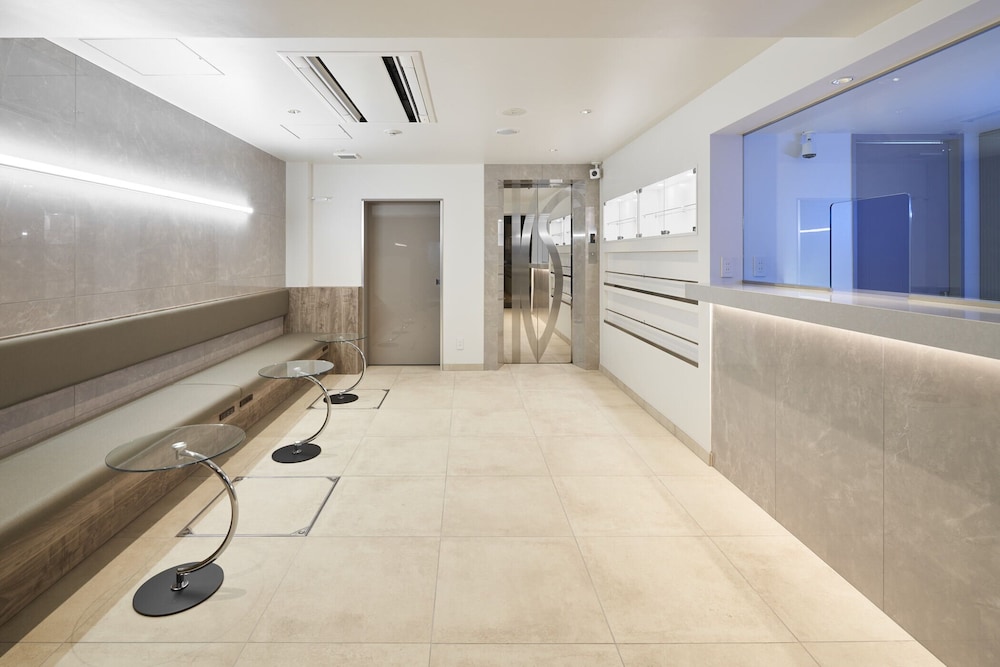 Shinjuku City Hotel N U T S 52/66