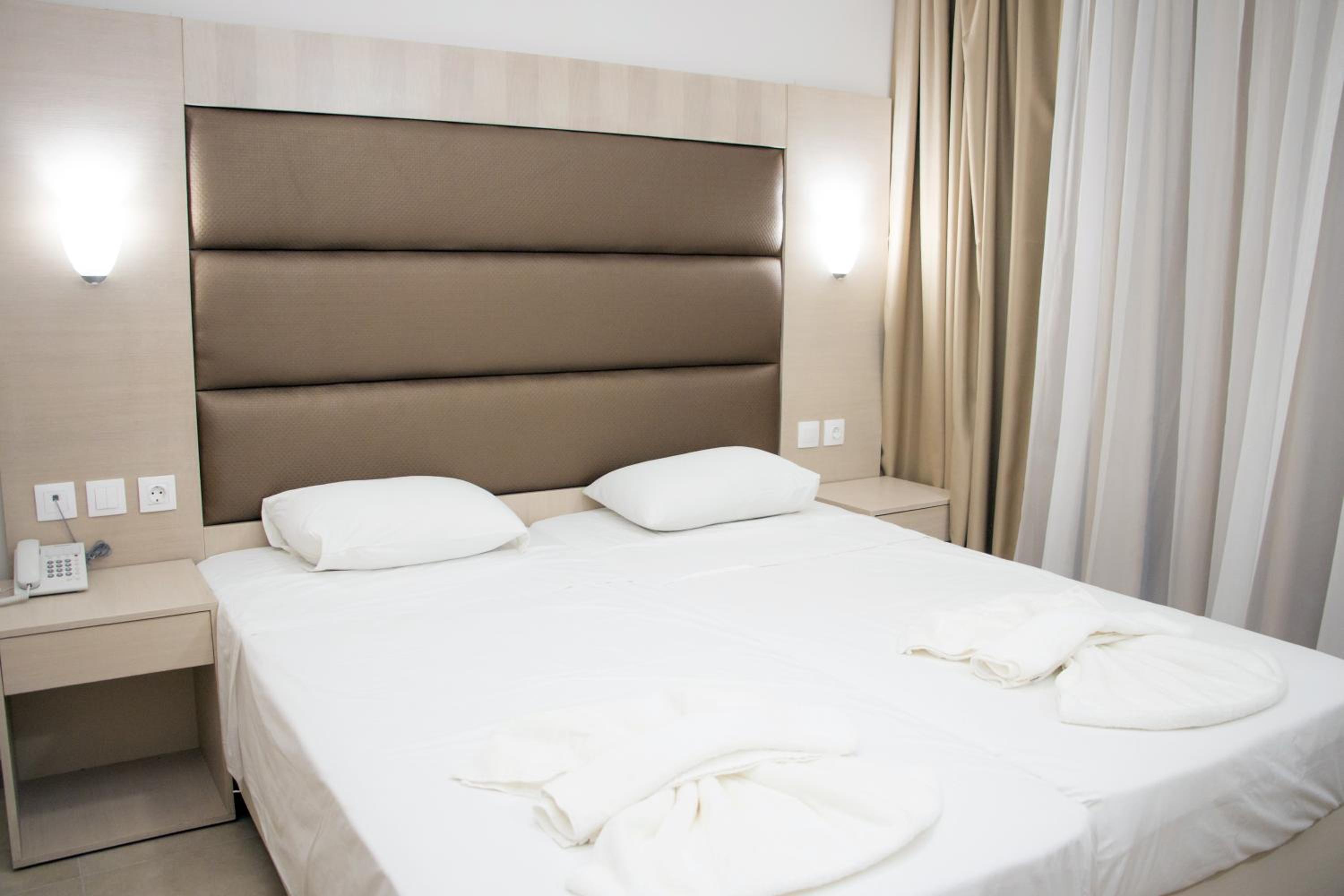 Marathon Hotel 30/50
