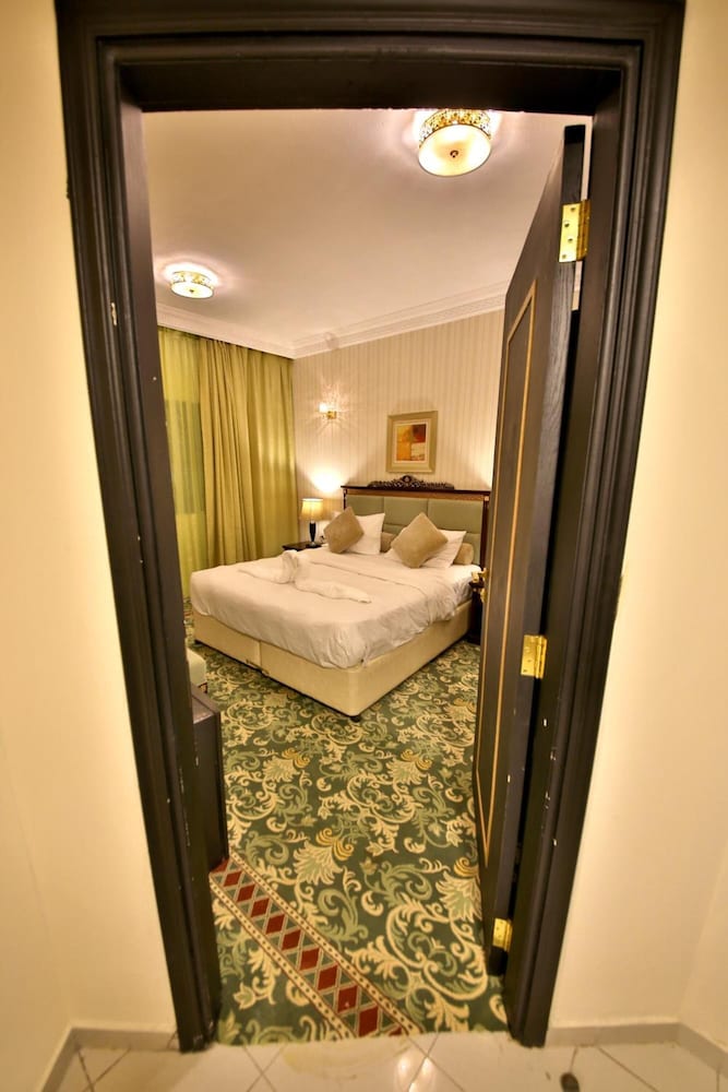 Midtown Furnished Apartments 11/34