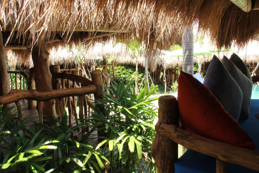 The Calmtree Bungalows 56/64