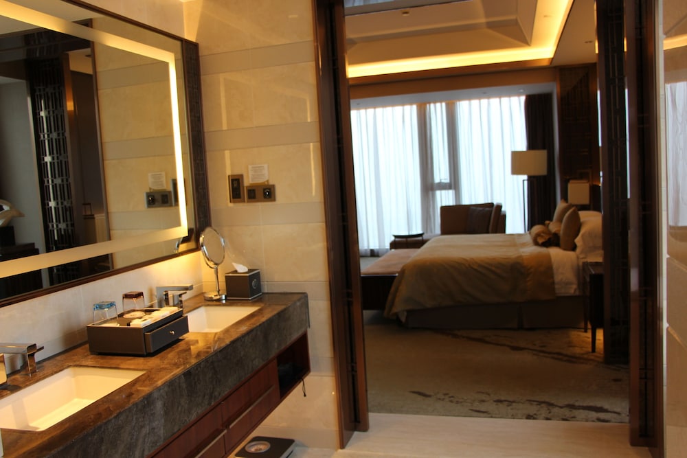 Golden Eagle Summit Hotel Yancheng 95/98